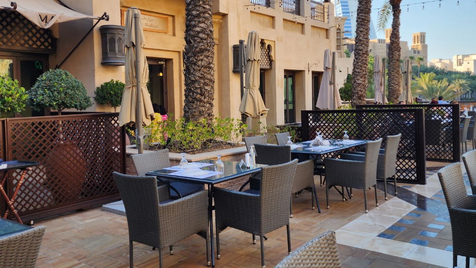 مطعم Al Makan Restaurant