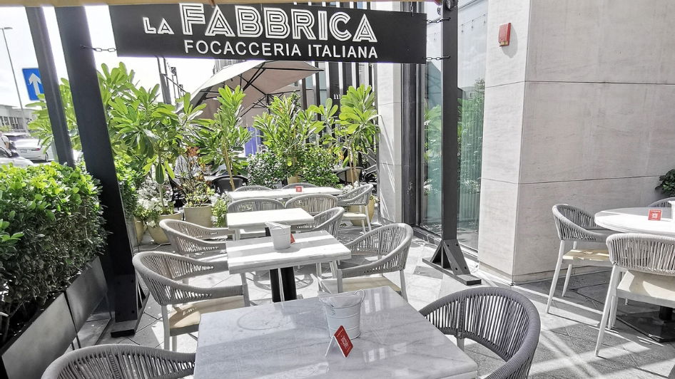 مطعم La Fabbrica Italiana